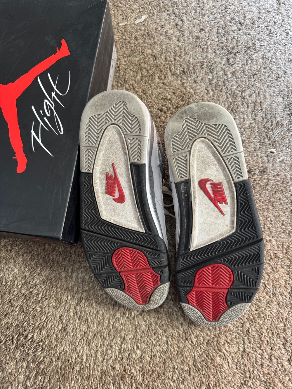 Jordan Retro IV White and Cement Grey Sneakers - Picture 4 of 5